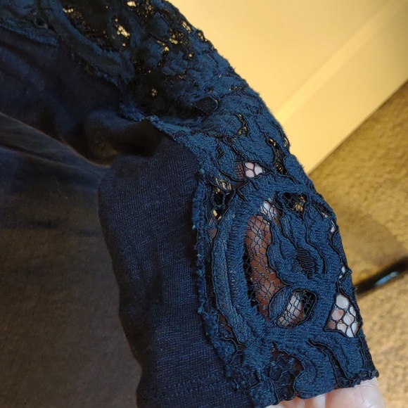 Sundance Blue Anabella Elegant Linen and Lace Top - Picture 7 of 9